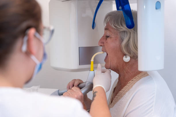 Best Emergency Tooth Extraction in Indnola, IA